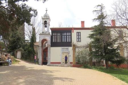 Full-Day Tour of Princes' Island Büyükada with Lunch